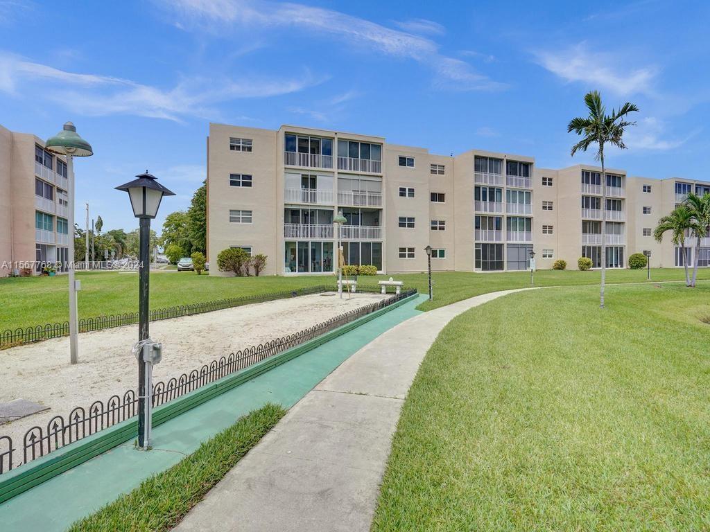 205 SE 11th Ter 101, Dania Beach, Florida 33004, 2 Bedrooms Bedrooms, ,2 BathroomsBathrooms,Residential,For Sale,205 SE 11th Ter 101,A11567768