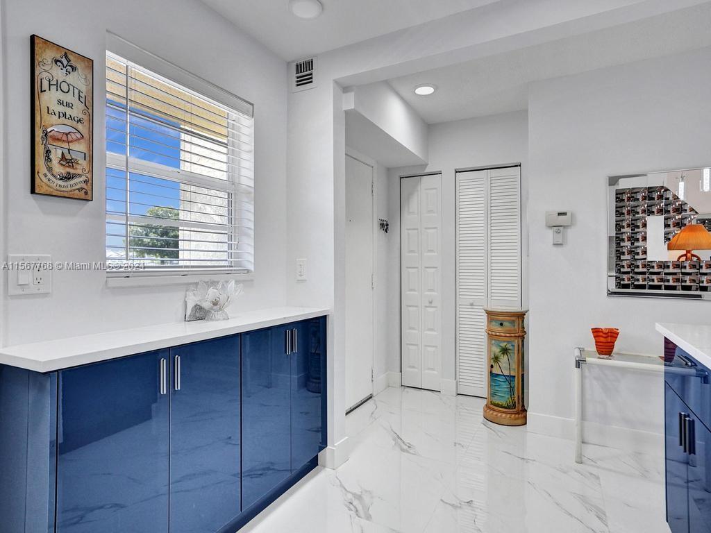 205 SE 11th Ter 101, Dania Beach, Florida 33004, 2 Bedrooms Bedrooms, ,2 BathroomsBathrooms,Residential,For Sale,205 SE 11th Ter 101,A11567768