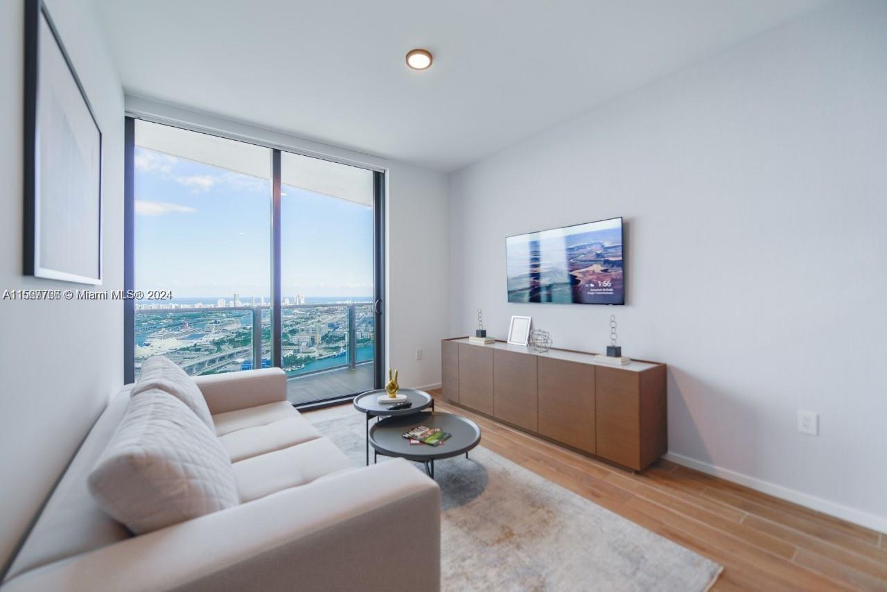 398 NE 5th St 4210, Miami, Florida 33132, 1 Bedroom Bedrooms, ,1 BathroomBathrooms,Residential,For Sale,398 NE 5th St 4210,A11567766