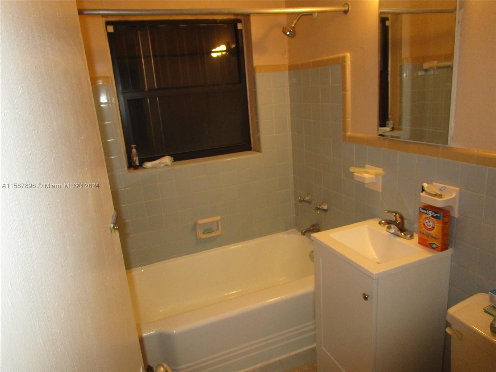 150 NW 106th St 150, Miami Shores, Florida 33150, 3 Bedrooms Bedrooms, ,2 BathroomsBathrooms,Residentiallease,For Rent,150 NW 106th St 150,A11567896