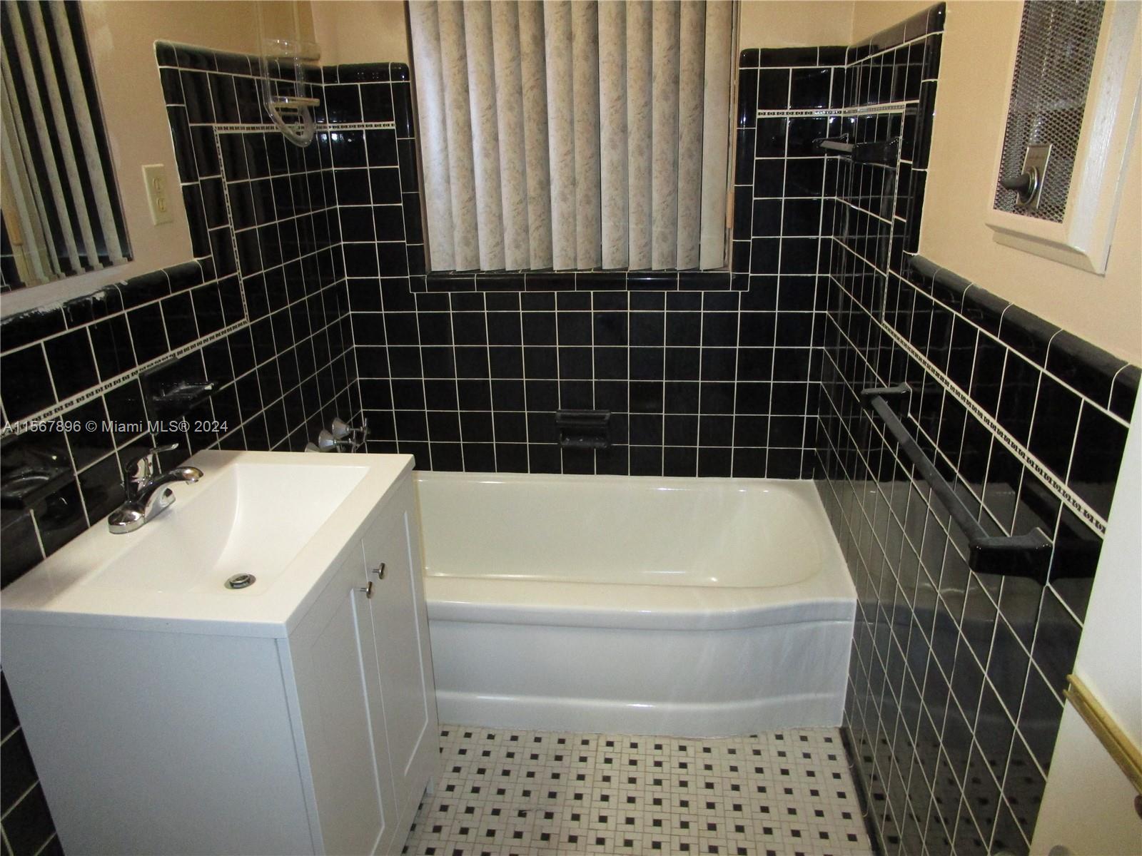 150 NW 106th St 150, Miami Shores, Florida 33150, 3 Bedrooms Bedrooms, ,2 BathroomsBathrooms,Residentiallease,For Rent,150 NW 106th St 150,A11567896