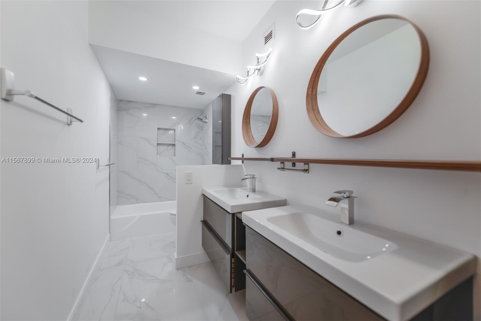 1965 S Ocean Dr 2G, Hallandale Beach, Florida 33009, 2 Bedrooms Bedrooms, ,2 BathroomsBathrooms,Residential,For Sale,1965 S Ocean Dr 2G,A11567899