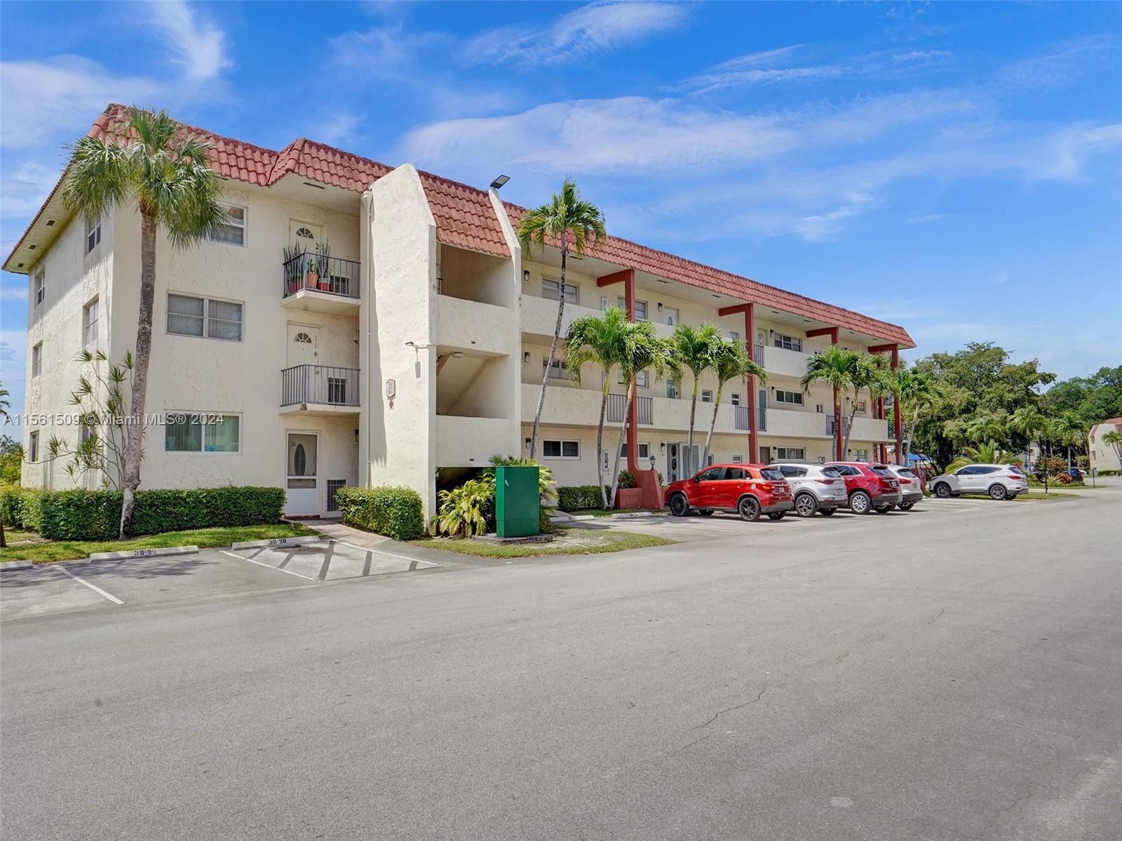 411 S Hollybrook Dr #207 For Sale A11561509, FL