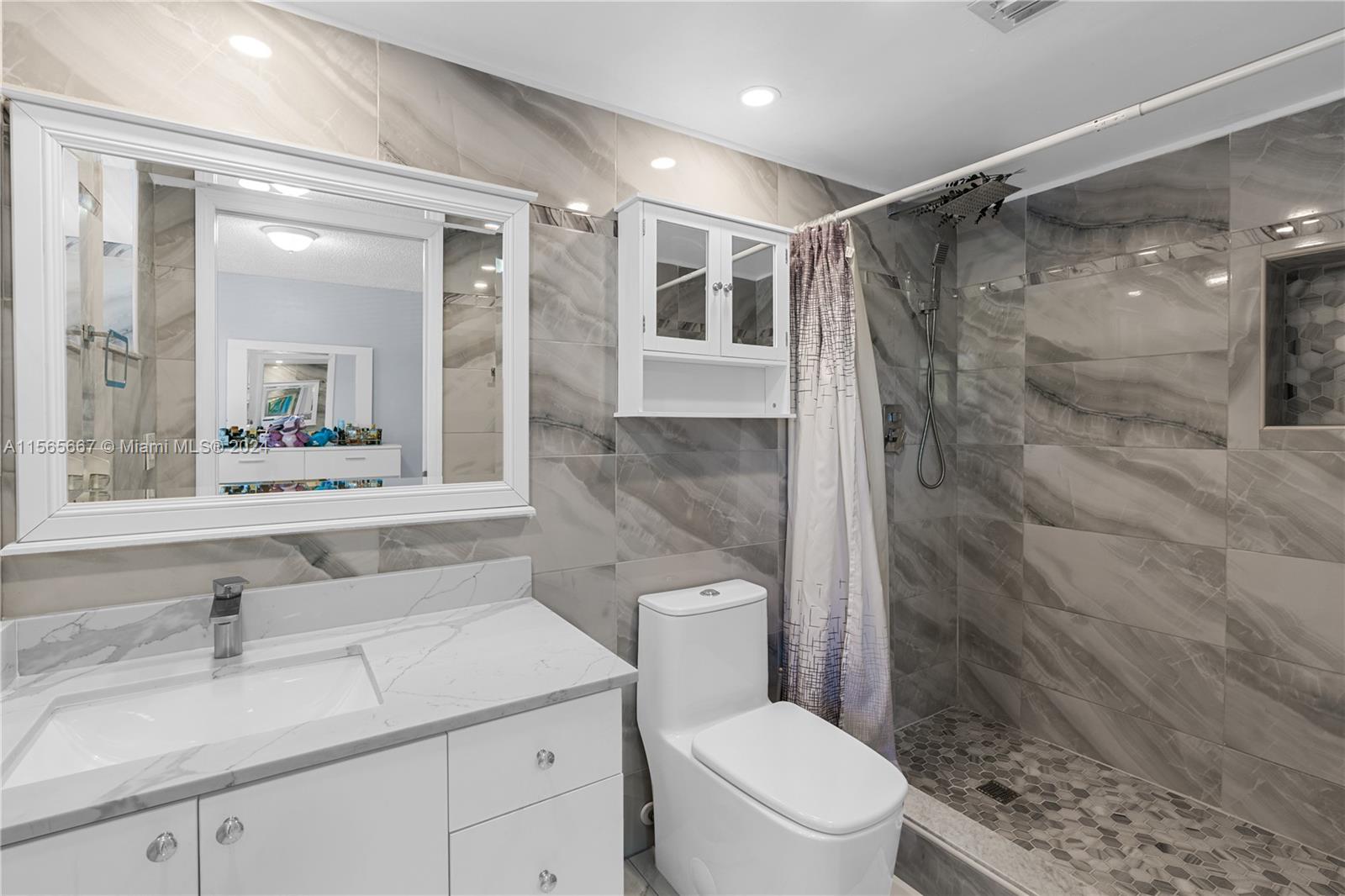 17000 NW 67th Ave 239, Hialeah, Florida 33015, 2 Bedrooms Bedrooms, ,2 BathroomsBathrooms,Residential,For Sale,17000 NW 67th Ave 239,A11565667