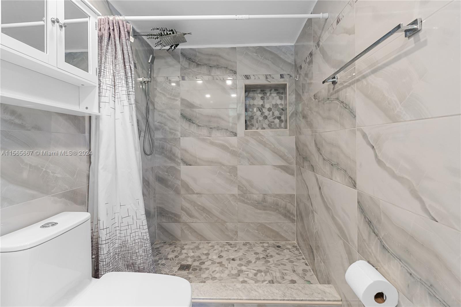 17000 NW 67th Ave 239, Hialeah, Florida 33015, 2 Bedrooms Bedrooms, ,2 BathroomsBathrooms,Residential,For Sale,17000 NW 67th Ave 239,A11565667