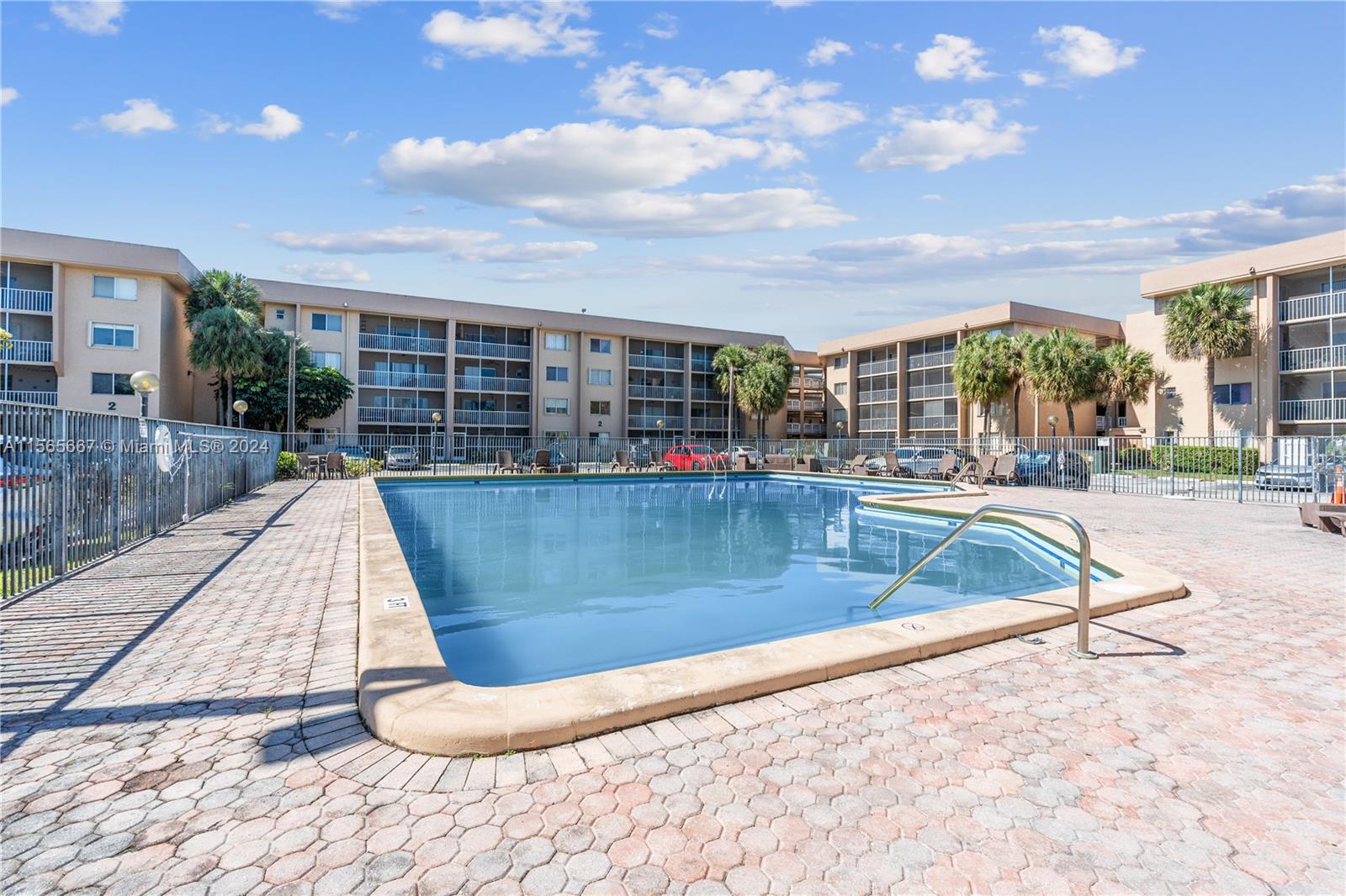 17000 NW 67th Ave 239, Hialeah, Florida 33015, 2 Bedrooms Bedrooms, ,2 BathroomsBathrooms,Residential,For Sale,17000 NW 67th Ave 239,A11565667