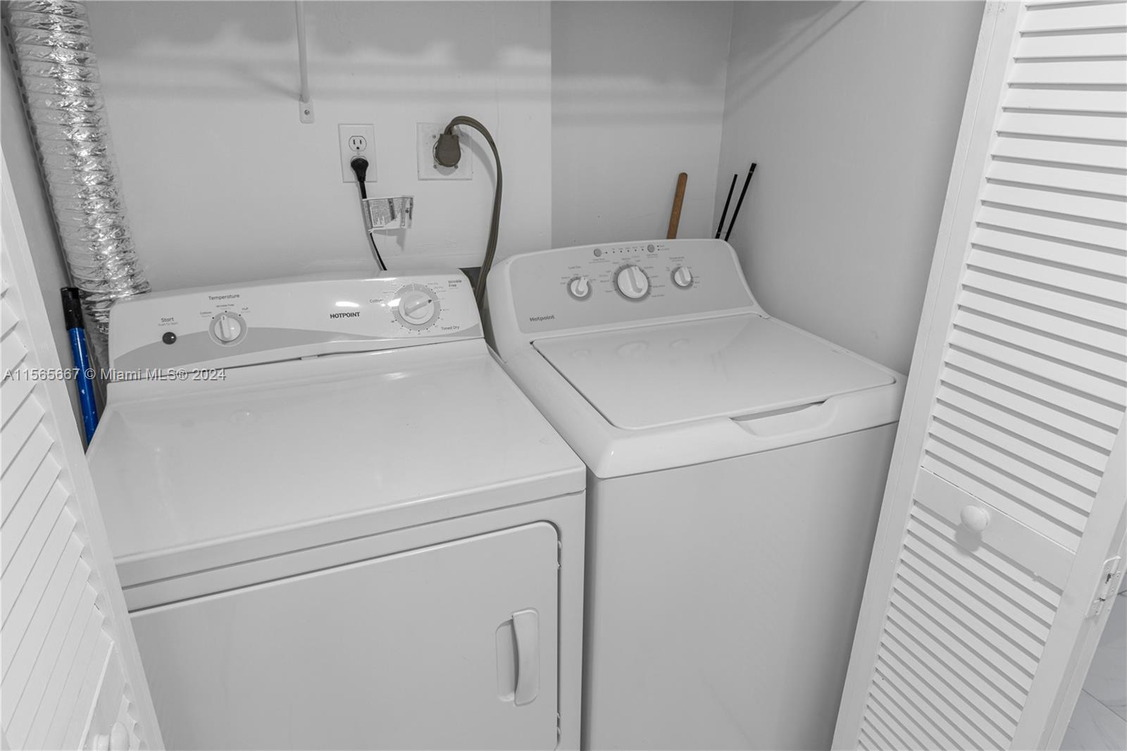 17000 NW 67th Ave 239, Hialeah, Florida 33015, 2 Bedrooms Bedrooms, ,2 BathroomsBathrooms,Residential,For Sale,17000 NW 67th Ave 239,A11565667