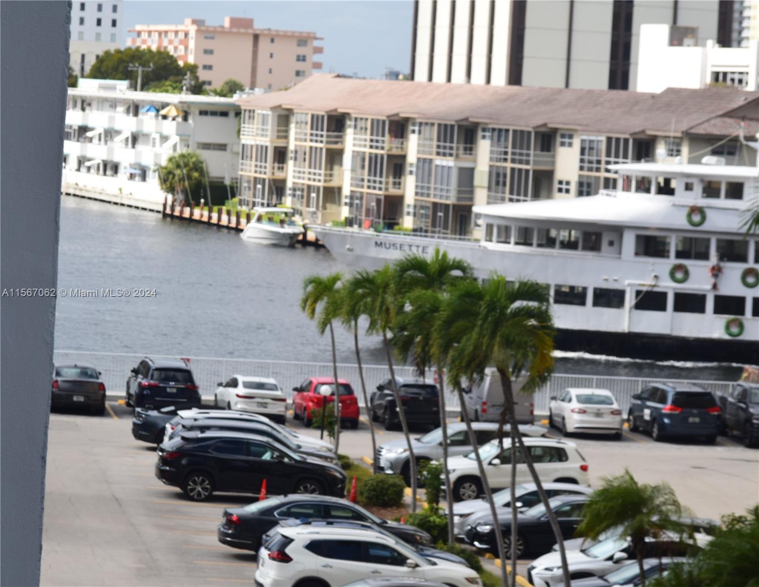 New Air-Conditioning. 01 Month Old.