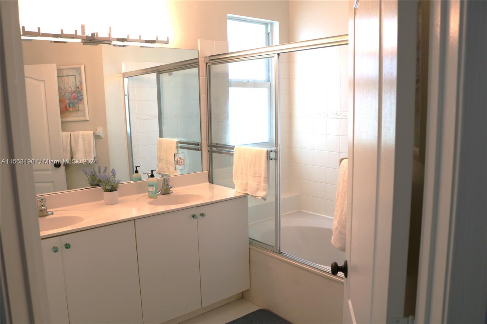 1032 NE 40th Rd, Homestead, Florida 33033, 3 Bedrooms Bedrooms, ,2 BathroomsBathrooms,Residential,For Sale,1032 NE 40th Rd,A11563190