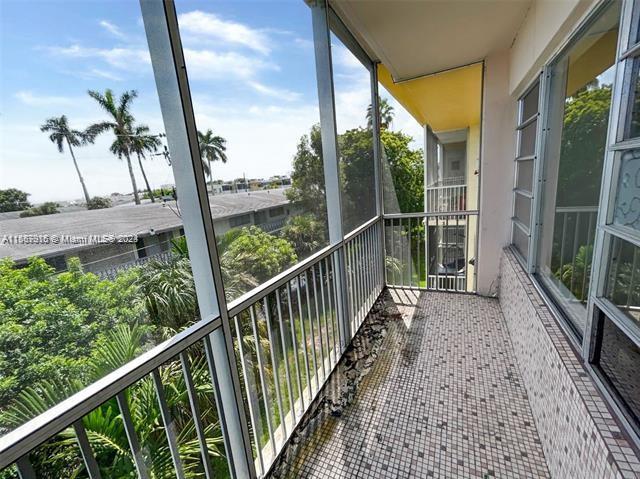 16800 NE 15th Ave 307, North Miami Beach, Florida 33162, 1 Bedroom Bedrooms, ,1 BathroomBathrooms,Residentiallease,For Rent,16800 NE 15th Ave 307,A11567915