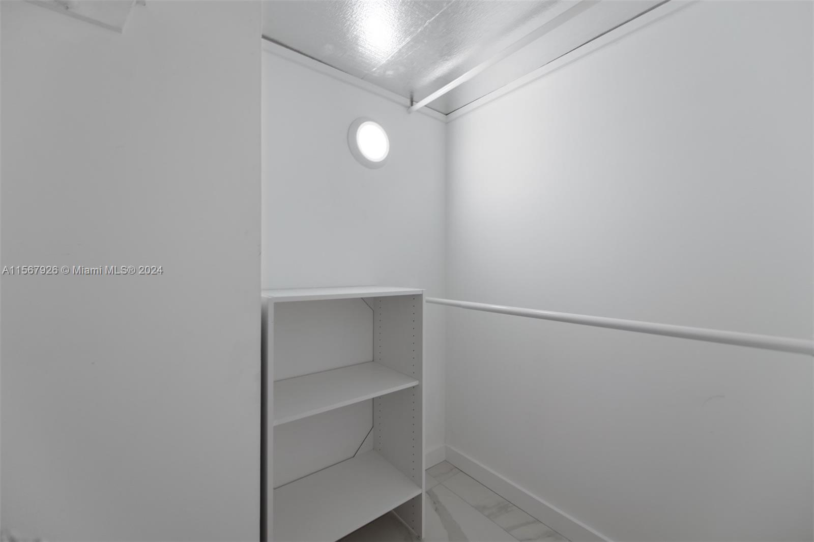 1965 S Ocean Dr 2G, Hallandale Beach, Florida 33009, 2 Bedrooms Bedrooms, ,2 BathroomsBathrooms,Residentiallease,For Rent,1965 S Ocean Dr 2G,A11567926