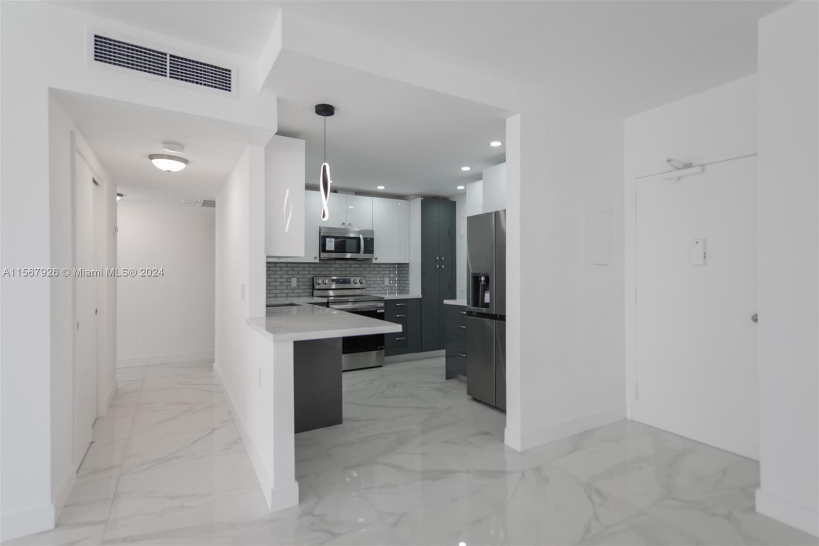 1965 S Ocean Dr 2G, Hallandale Beach, Florida 33009, 2 Bedrooms Bedrooms, ,2 BathroomsBathrooms,Residentiallease,For Rent,1965 S Ocean Dr 2G,A11567926