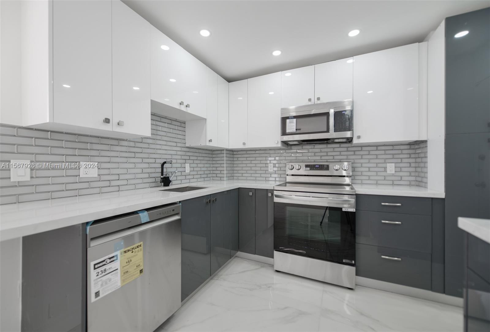 1965 S Ocean Dr 2G, Hallandale Beach, Florida 33009, 2 Bedrooms Bedrooms, ,2 BathroomsBathrooms,Residentiallease,For Rent,1965 S Ocean Dr 2G,A11567926