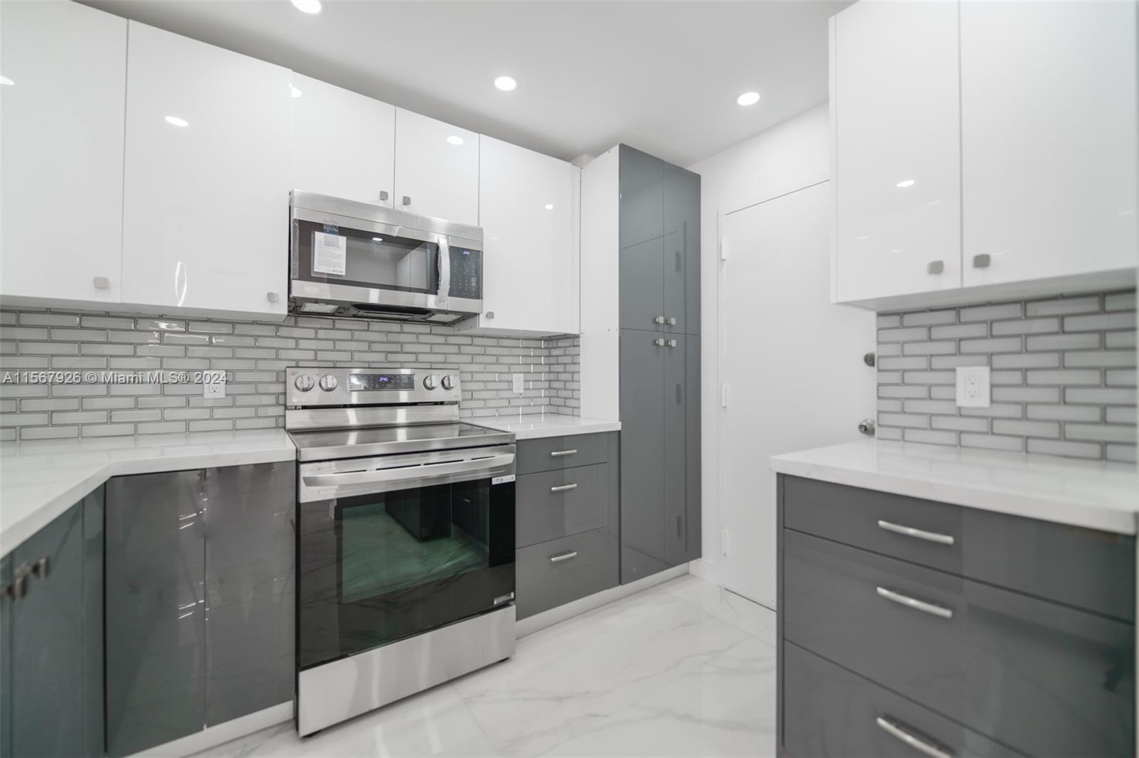 1965 S Ocean Dr 2G, Hallandale Beach, Florida 33009, 2 Bedrooms Bedrooms, ,2 BathroomsBathrooms,Residentiallease,For Rent,1965 S Ocean Dr 2G,A11567926