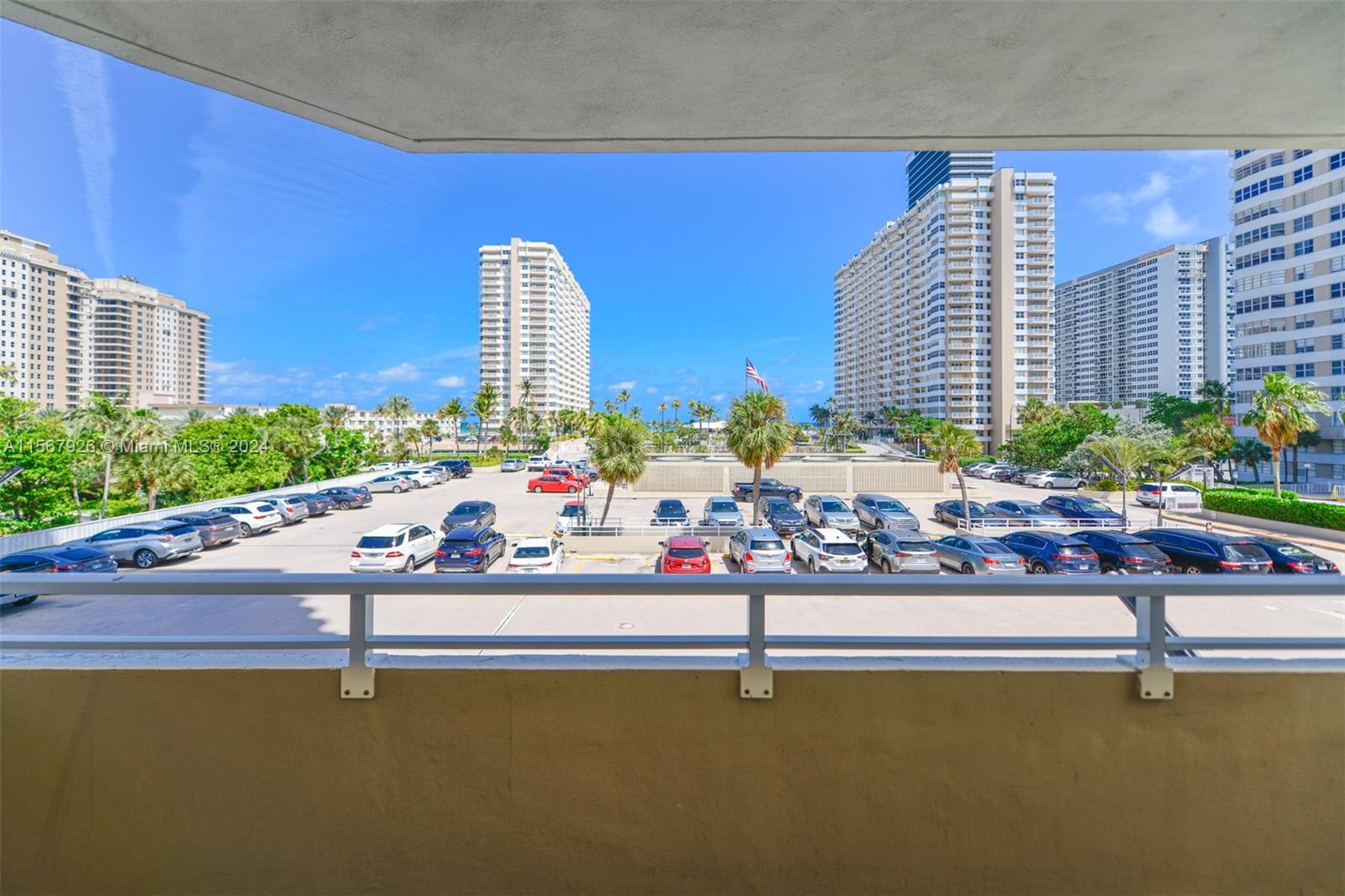 1965 S Ocean Dr 2G, Hallandale Beach, Florida 33009, 2 Bedrooms Bedrooms, ,2 BathroomsBathrooms,Residentiallease,For Rent,1965 S Ocean Dr 2G,A11567926