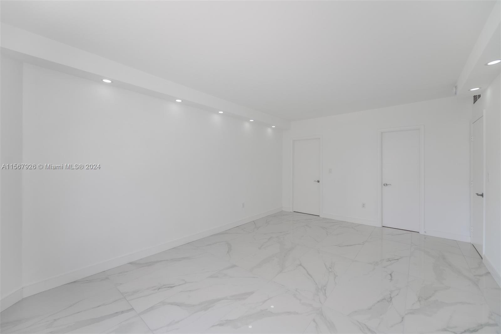 1965 S Ocean Dr 2G, Hallandale Beach, Florida 33009, 2 Bedrooms Bedrooms, ,2 BathroomsBathrooms,Residentiallease,For Rent,1965 S Ocean Dr 2G,A11567926