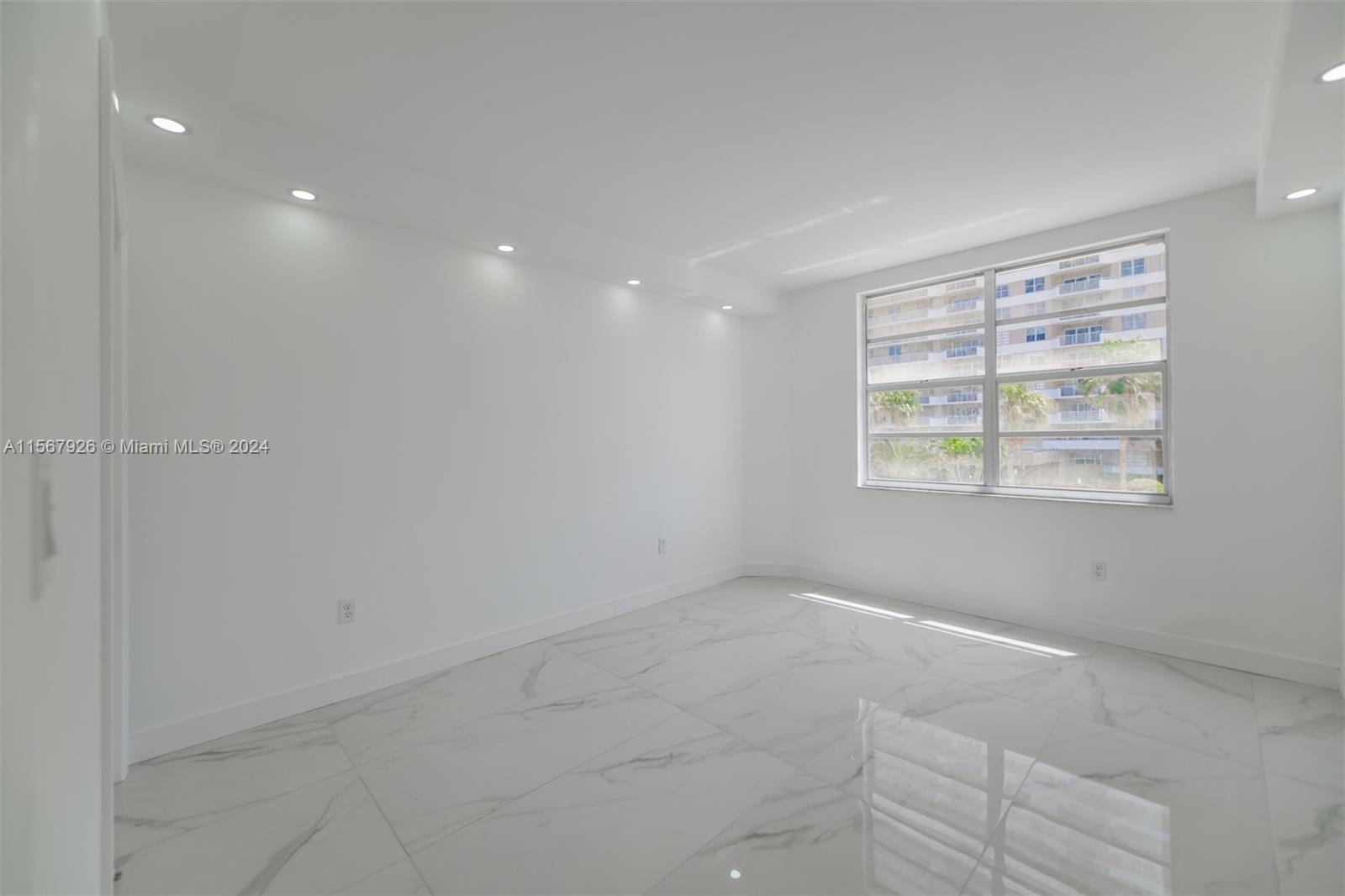 1965 S Ocean Dr 2G, Hallandale Beach, Florida 33009, 2 Bedrooms Bedrooms, ,2 BathroomsBathrooms,Residentiallease,For Rent,1965 S Ocean Dr 2G,A11567926