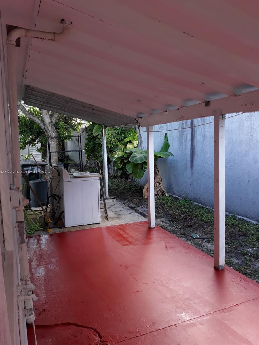 736 NW 1st Ct 736, Hallandale Beach, Florida 33009, 2 Bedrooms Bedrooms, ,1 BathroomBathrooms,Residentiallease,For Rent,736 NW 1st Ct 736,A11567476