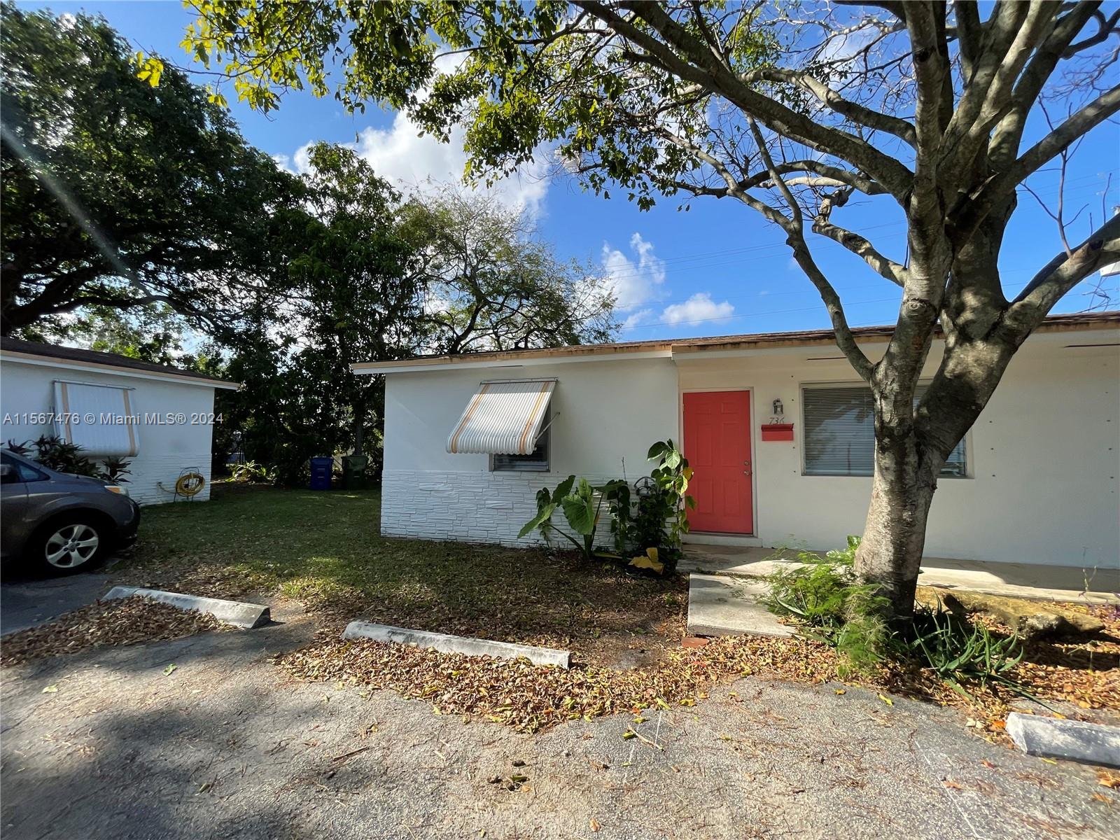 736 NW 1st Ct 736, Hallandale Beach, Florida 33009, 2 Bedrooms Bedrooms, ,1 BathroomBathrooms,Residentiallease,For Rent,736 NW 1st Ct 736,A11567476