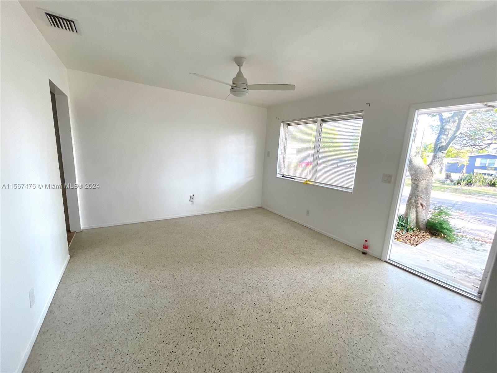 736 NW 1st Ct 736, Hallandale Beach, Florida 33009, 2 Bedrooms Bedrooms, ,1 BathroomBathrooms,Residentiallease,For Rent,736 NW 1st Ct 736,A11567476