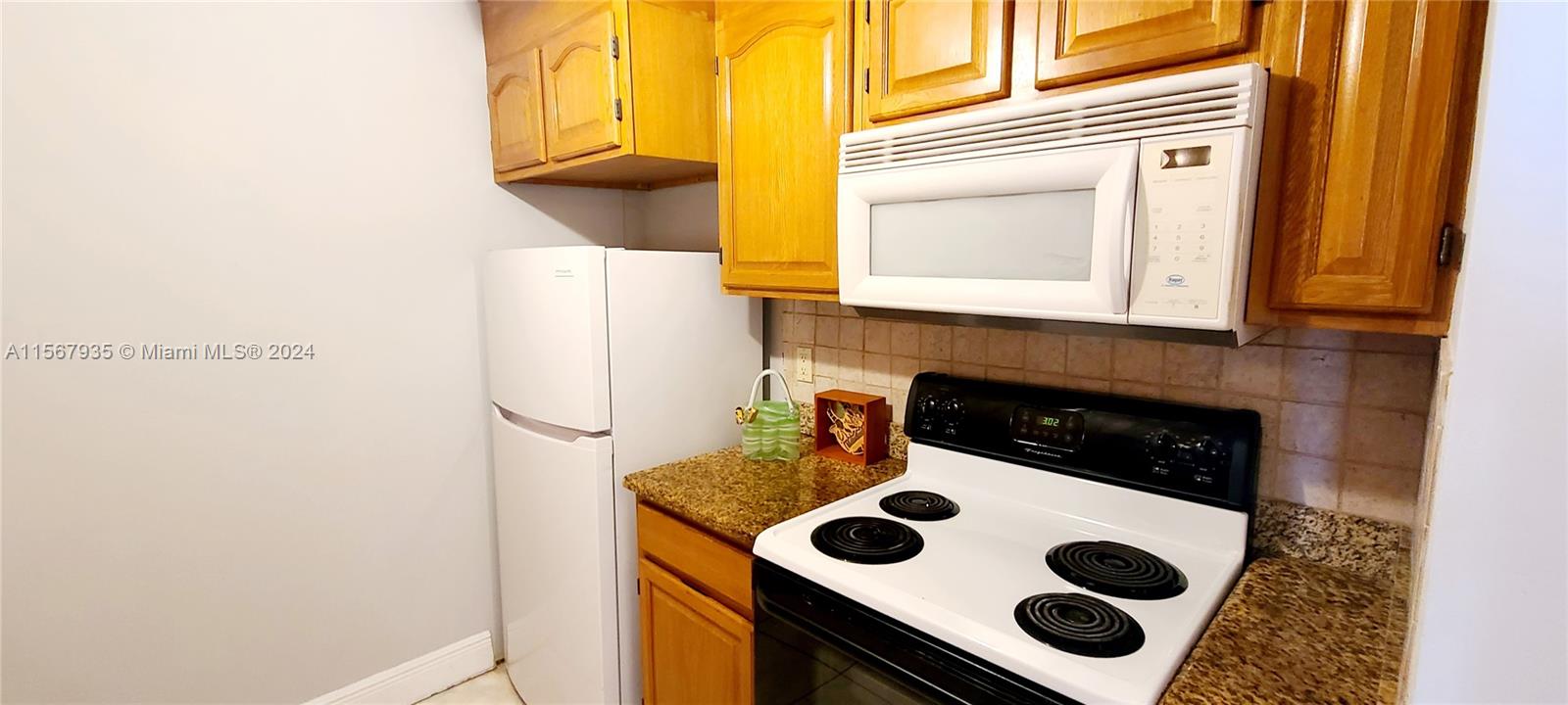 630 Layne Blvd 217, Hallandale Beach, Florida 33009, 1 Bedroom Bedrooms, ,1 BathroomBathrooms,Residentiallease,For Rent,630 Layne Blvd 217,A11567935