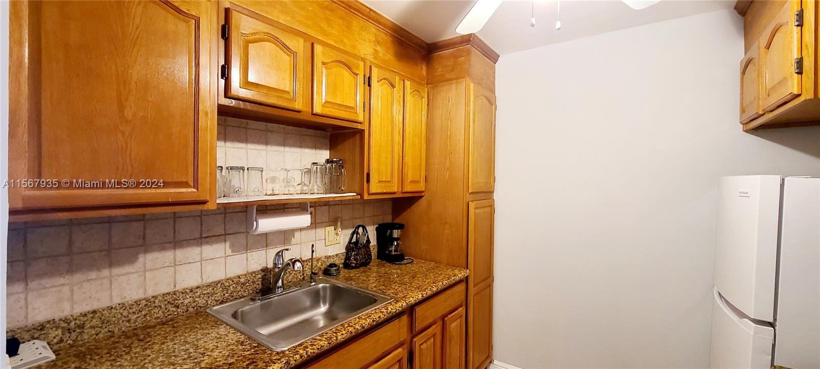 630 Layne Blvd 217, Hallandale Beach, Florida 33009, 1 Bedroom Bedrooms, ,1 BathroomBathrooms,Residentiallease,For Rent,630 Layne Blvd 217,A11567935