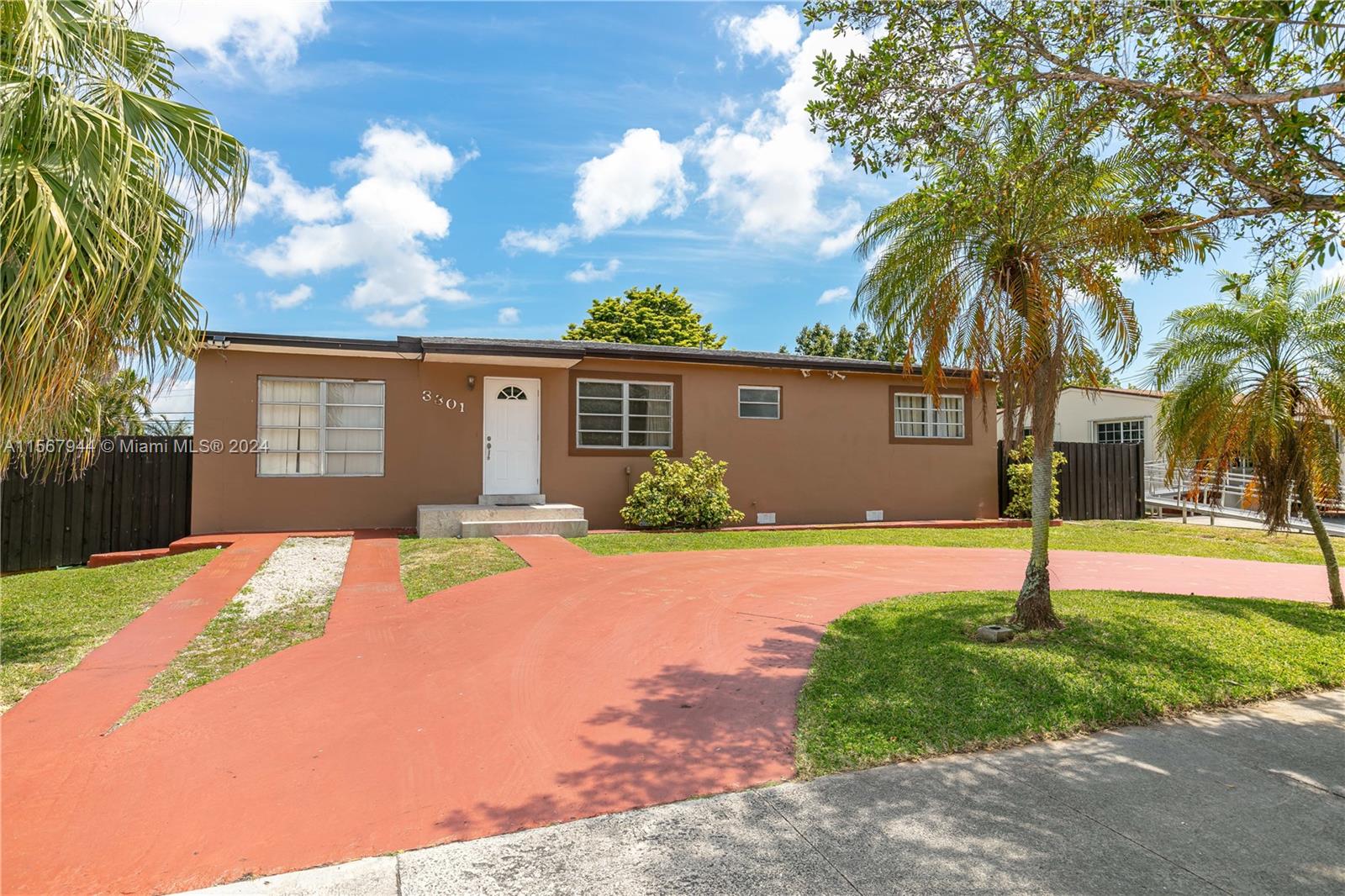 3301 SW 82nd Ave  For Sale A11567944, FL