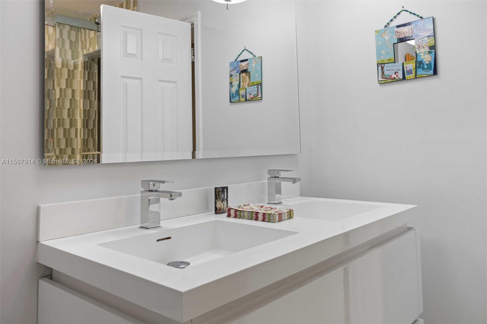 11585 NE 22nd Dr, North Miami, Florida 33181, 5 Bedrooms Bedrooms, ,5 BathroomsBathrooms,Residential,For Sale,11585 NE 22nd Dr,A11567914