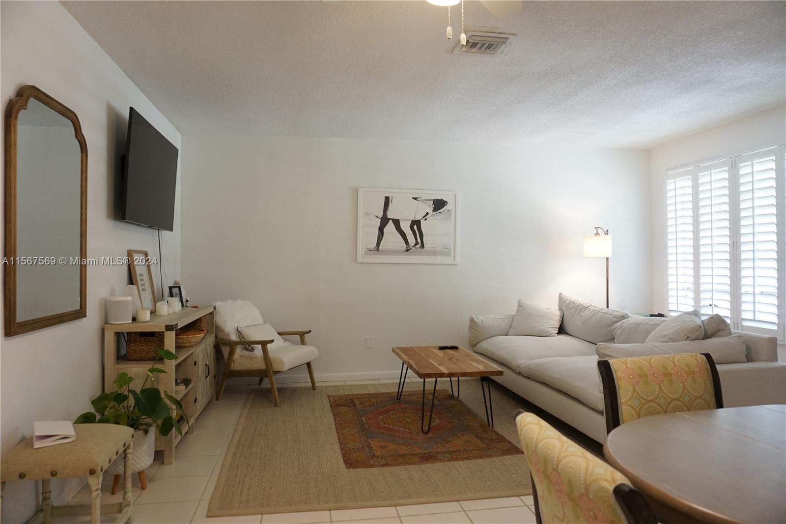 960 Benevento Ave 960, Coral Gables, Florida 33146, 2 Bedrooms Bedrooms, ,1 BathroomBathrooms,Residentiallease,For Rent,960 Benevento Ave 960,A11567569
