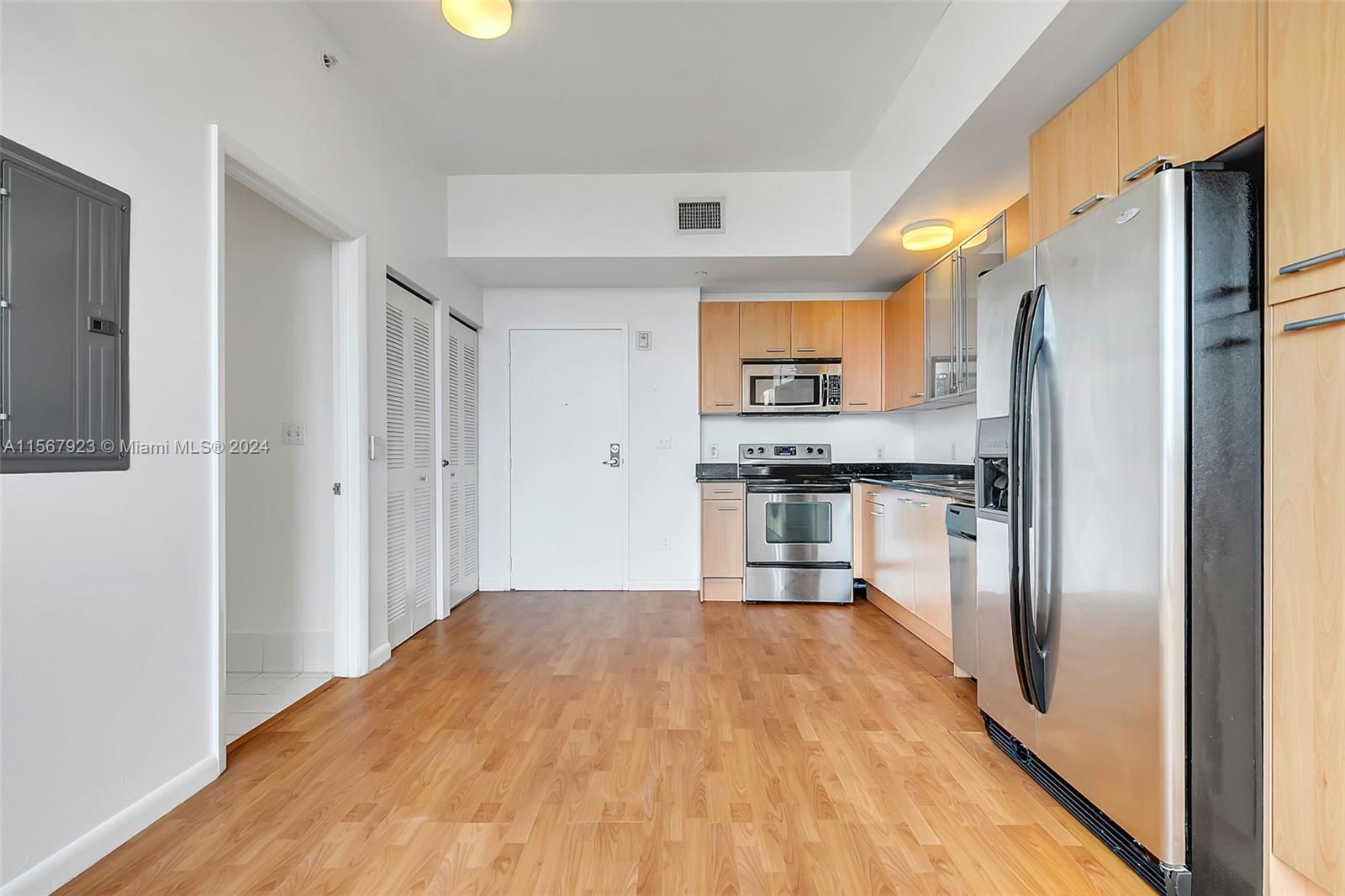 1350 NW 8th Ct C-4, Miami, Florida 33136, ,1 BathroomBathrooms,Residentiallease,For Rent,1350 NW 8th Ct C-4,A11567923