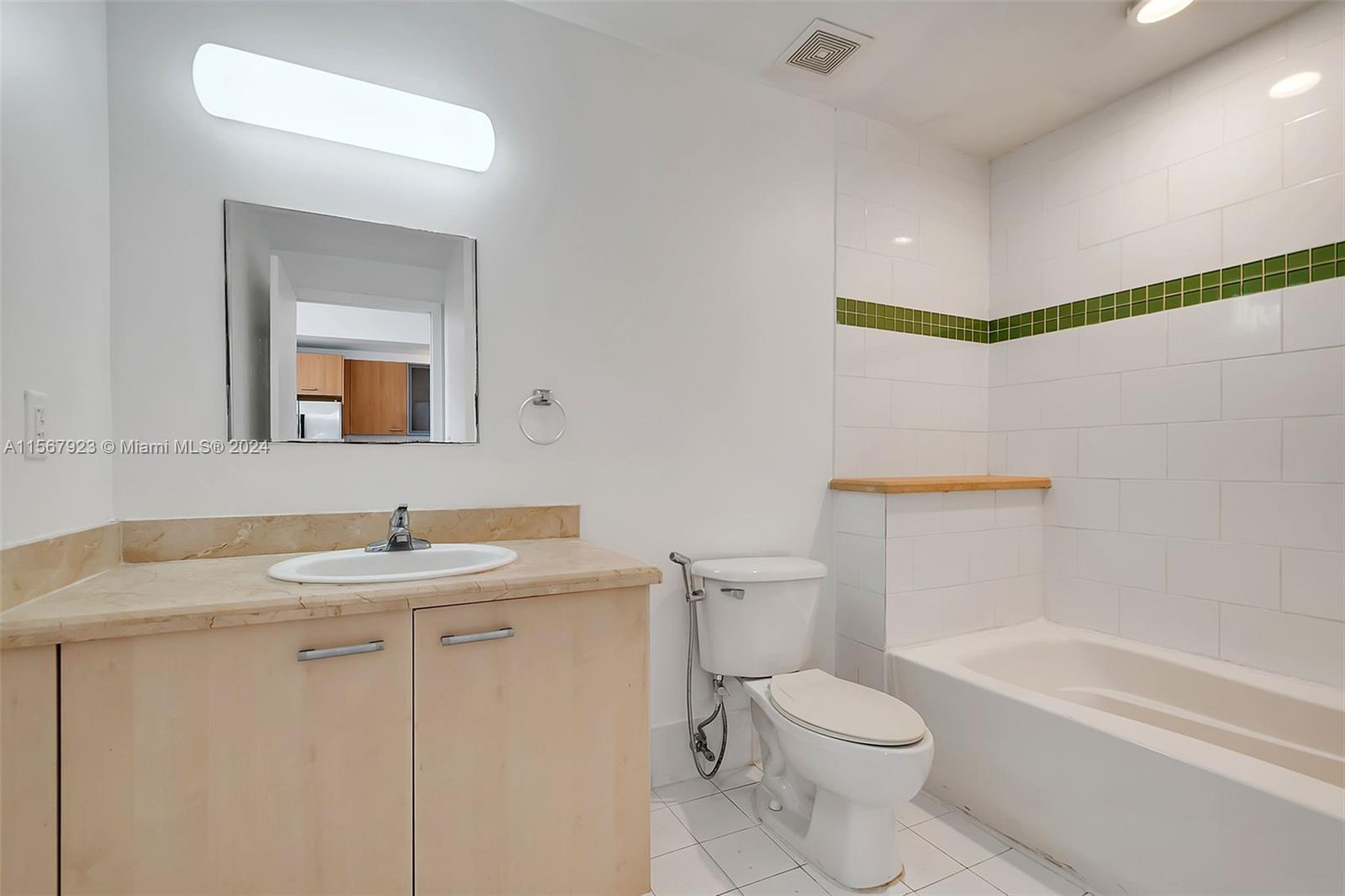 1350 NW 8th Ct C-4, Miami, Florida 33136, ,1 BathroomBathrooms,Residentiallease,For Rent,1350 NW 8th Ct C-4,A11567923