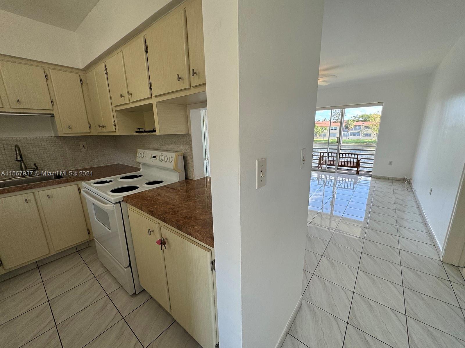 2800 NE 203rd St 19, Aventura, Florida 33180, 1 Bedroom Bedrooms, ,1 BathroomBathrooms,Residentiallease,For Rent,2800 NE 203rd St 19,A11567937