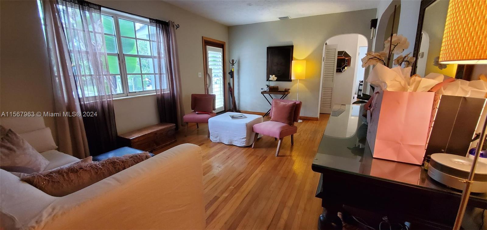 3300 SW 17th St, Miami, Florida 33145, 3 Bedrooms Bedrooms, ,2 BathroomsBathrooms,Residentiallease,For Rent,3300 SW 17th St,A11567963