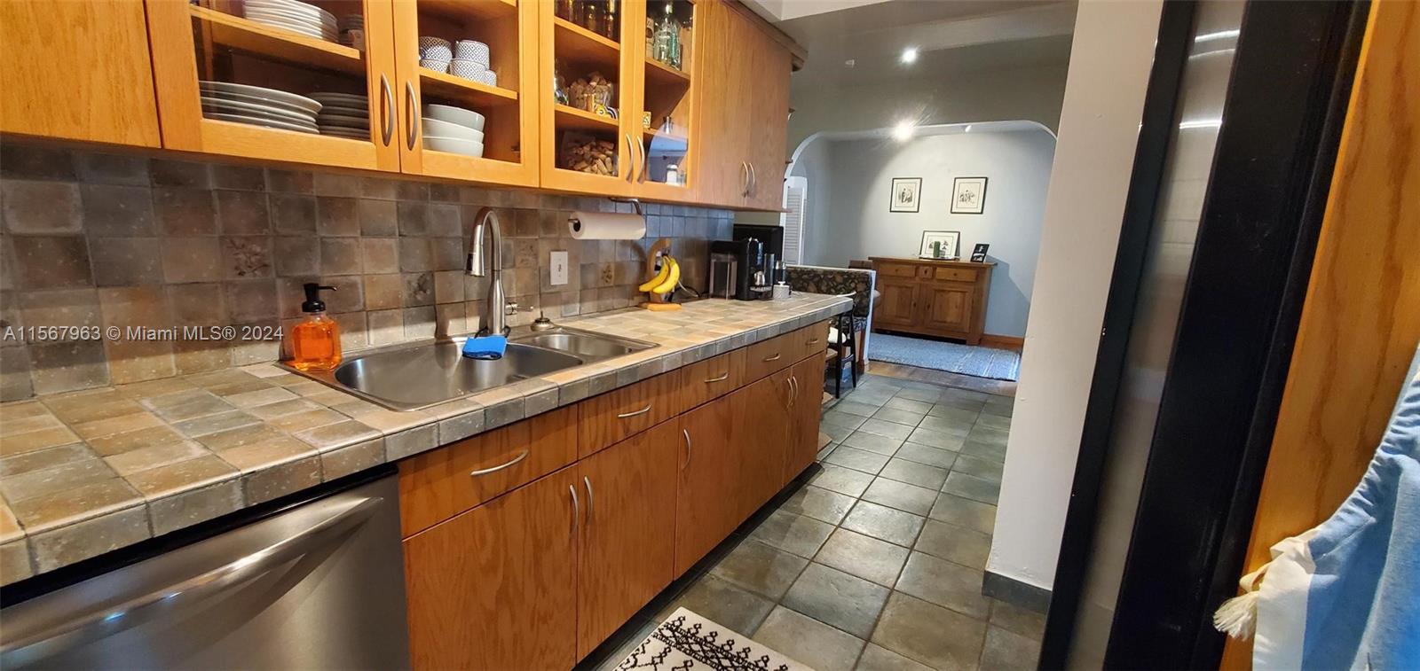 3300 SW 17th St, Miami, Florida 33145, 3 Bedrooms Bedrooms, ,2 BathroomsBathrooms,Residentiallease,For Rent,3300 SW 17th St,A11567963