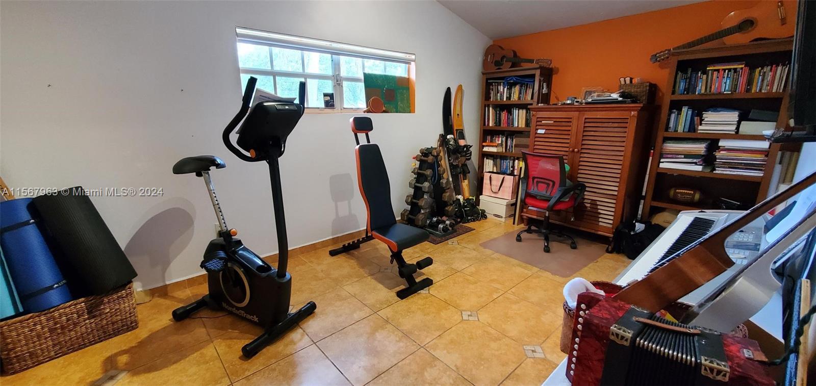 3300 SW 17th St, Miami, Florida 33145, 3 Bedrooms Bedrooms, ,2 BathroomsBathrooms,Residentiallease,For Rent,3300 SW 17th St,A11567963