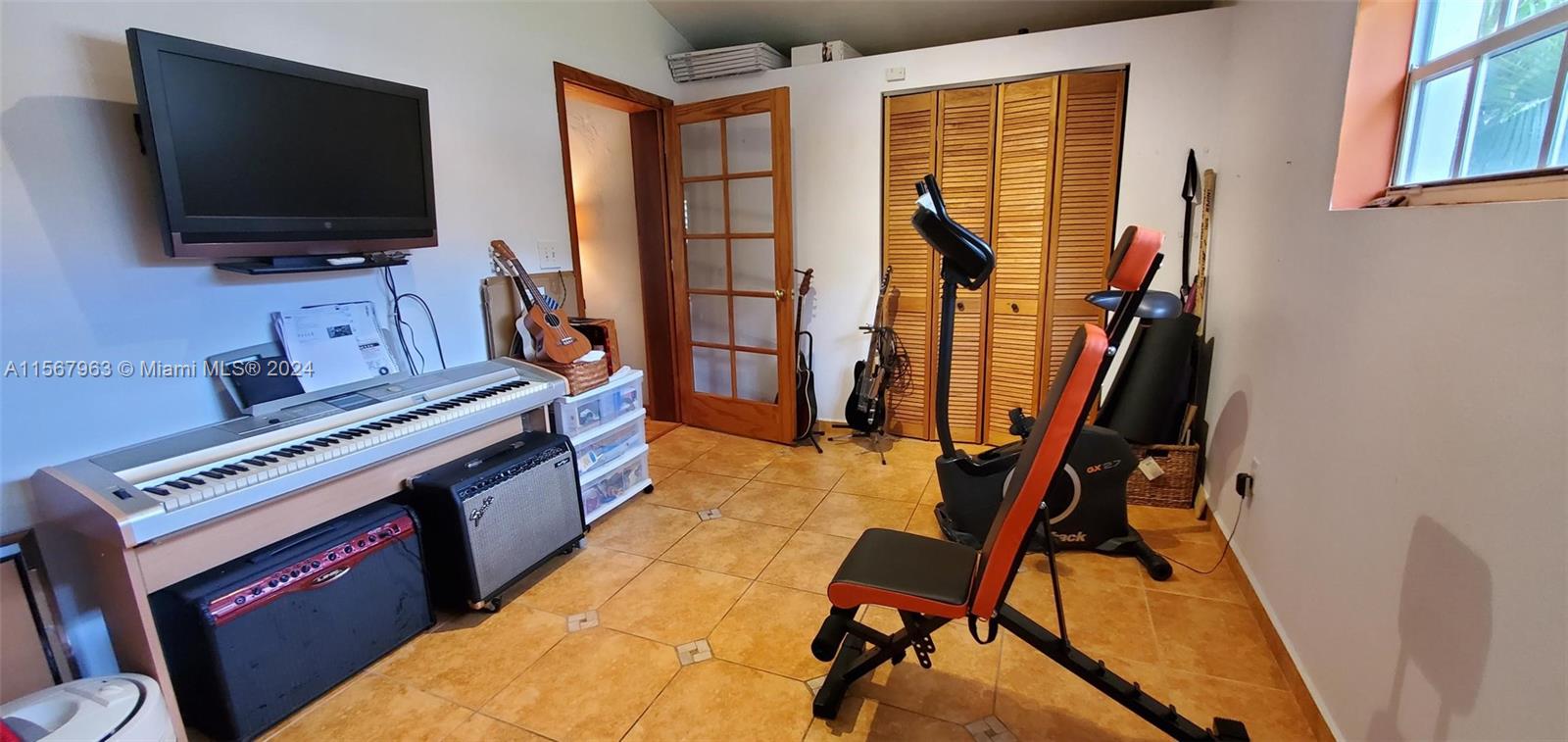 3300 SW 17th St, Miami, Florida 33145, 3 Bedrooms Bedrooms, ,2 BathroomsBathrooms,Residentiallease,For Rent,3300 SW 17th St,A11567963