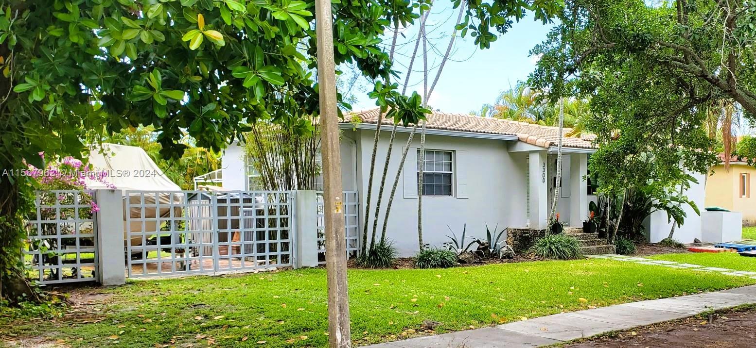 3300 SW 17th St, Miami, Florida 33145, 3 Bedrooms Bedrooms, ,2 BathroomsBathrooms,Residentiallease,For Rent,3300 SW 17th St,A11567963