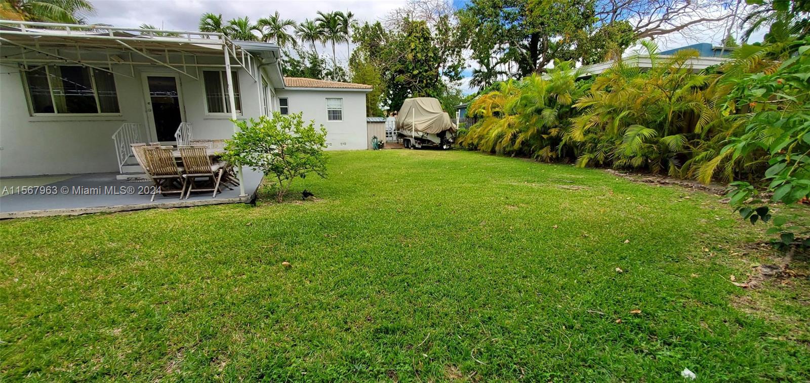 3300 SW 17th St, Miami, Florida 33145, 3 Bedrooms Bedrooms, ,2 BathroomsBathrooms,Residentiallease,For Rent,3300 SW 17th St,A11567963