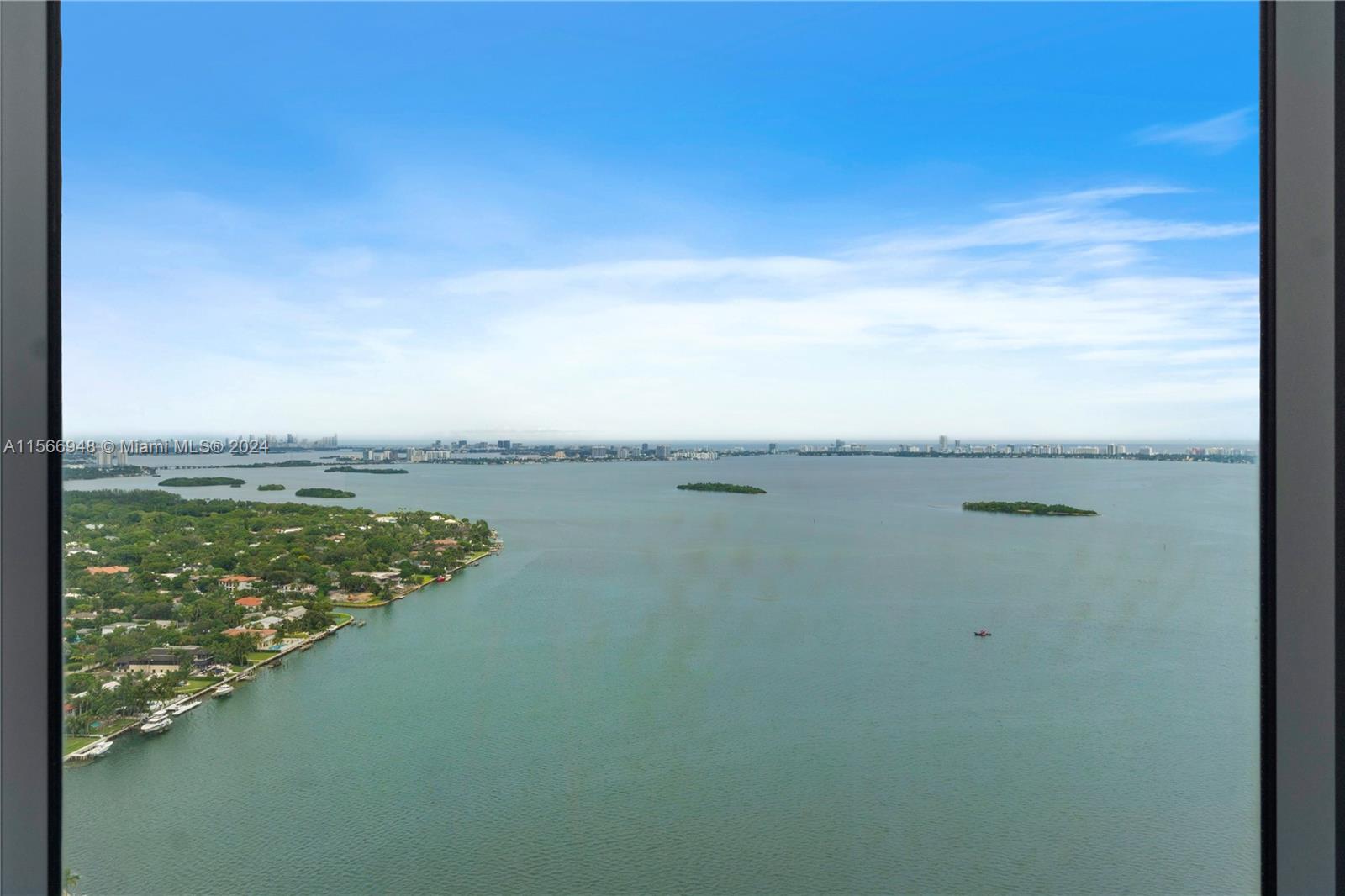 601 NE 36th St 3511, Miami, Florida 33137, 2 Bedrooms Bedrooms, ,2 BathroomsBathrooms,Residentiallease,For Rent,601 NE 36th St 3511,A11566948