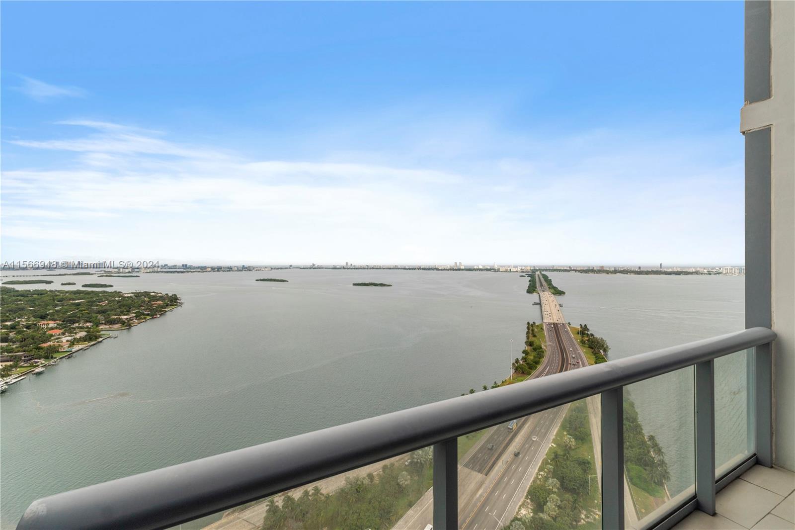 601 NE 36th St 3511, Miami, Florida 33137, 2 Bedrooms Bedrooms, ,2 BathroomsBathrooms,Residentiallease,For Rent,601 NE 36th St 3511,A11566948