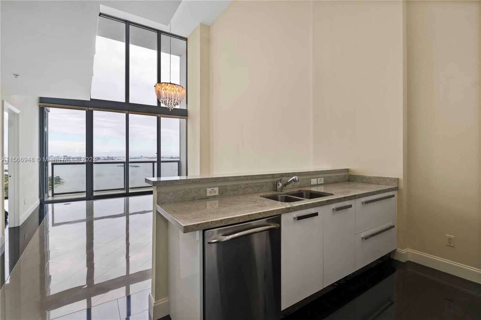 601 NE 36th St 3511, Miami, Florida 33137, 2 Bedrooms Bedrooms, ,2 BathroomsBathrooms,Residentiallease,For Rent,601 NE 36th St 3511,A11566948