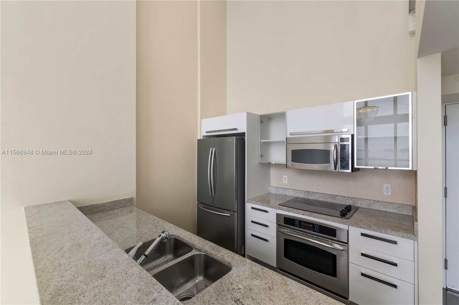 601 NE 36th St 3511, Miami, Florida 33137, 2 Bedrooms Bedrooms, ,2 BathroomsBathrooms,Residentiallease,For Rent,601 NE 36th St 3511,A11566948