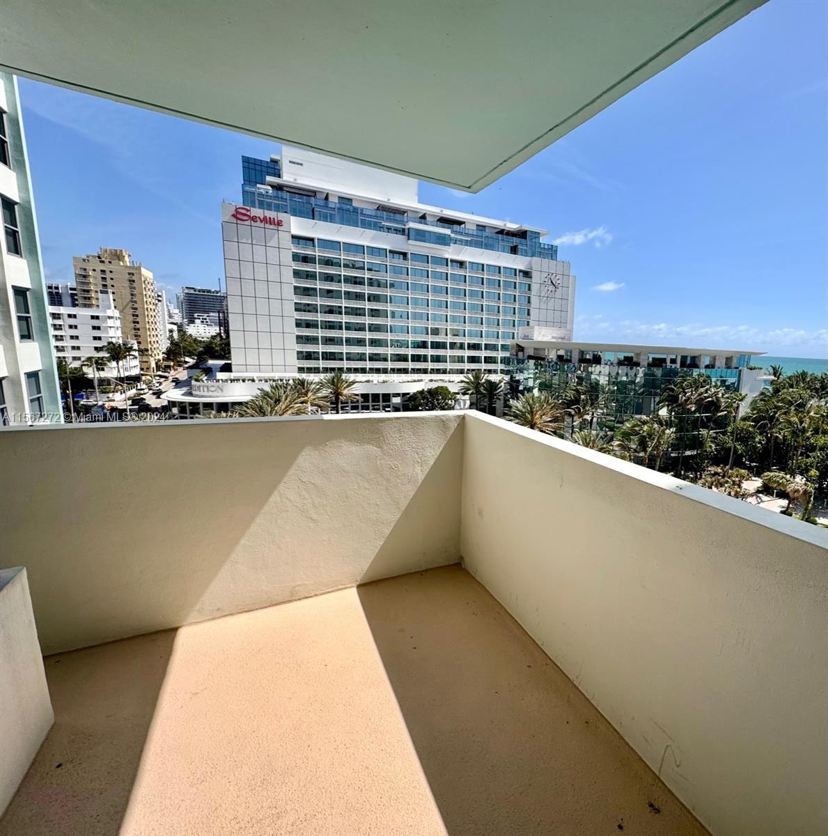 2899 Collins Ave 815, Miami Beach, Florida 33140, ,1 BathroomBathrooms,Residential,For Sale,2899 Collins Ave 815,A11567272