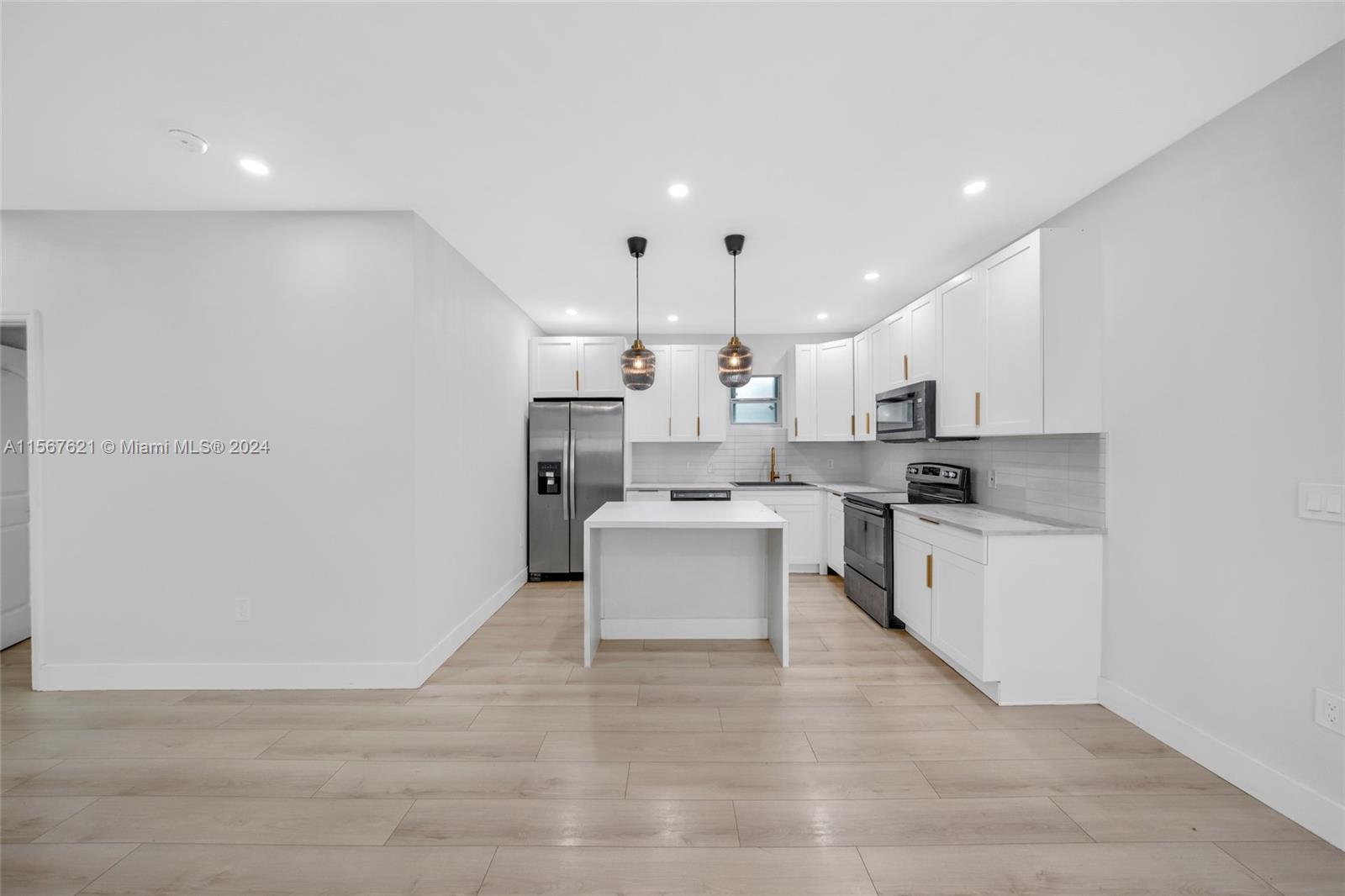 584 NE 71st St 584, Miami, Florida 33138, 2 Bedrooms Bedrooms, ,2 BathroomsBathrooms,Residentiallease,For Rent,584 NE 71st St 584,A11567621