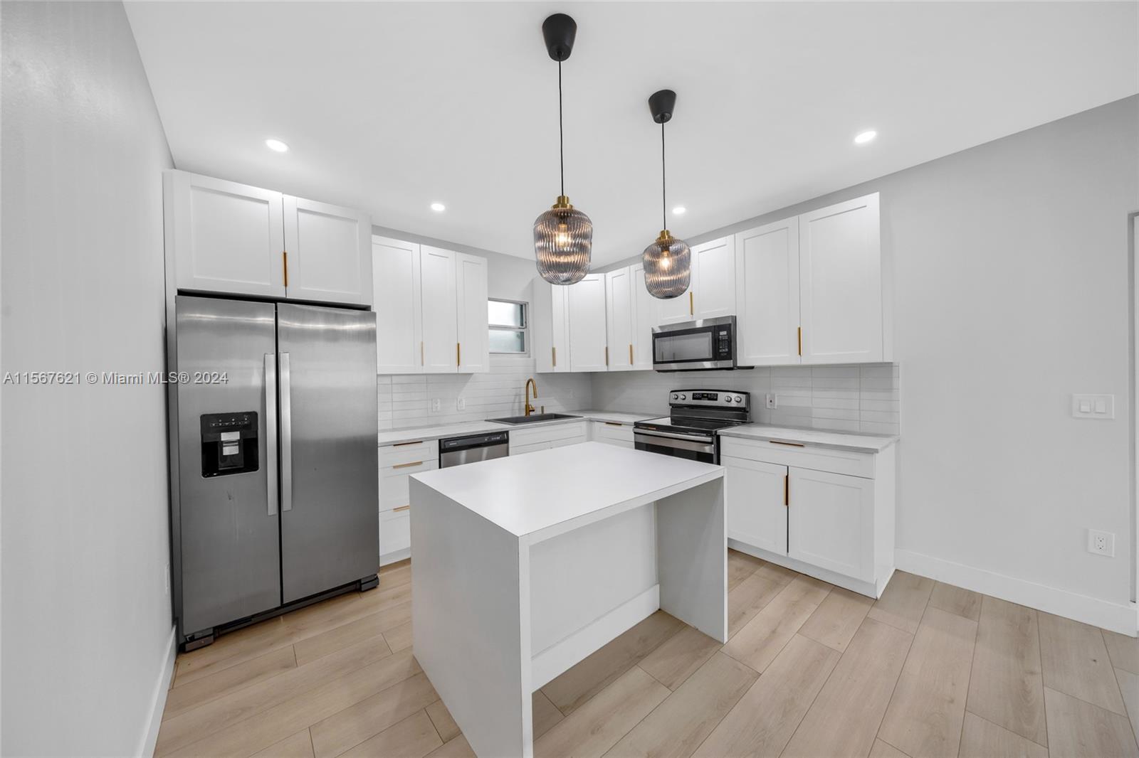 584 NE 71st St 584, Miami, Florida 33138, 2 Bedrooms Bedrooms, ,2 BathroomsBathrooms,Residentiallease,For Rent,584 NE 71st St 584,A11567621