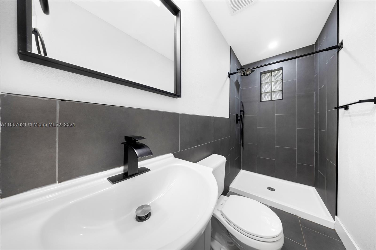 584 NE 71st St 584, Miami, Florida 33138, 2 Bedrooms Bedrooms, ,2 BathroomsBathrooms,Residentiallease,For Rent,584 NE 71st St 584,A11567621