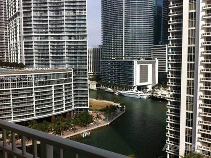 Amazing spacious 1 bedroom, 1.5 bath, 863 sq ft, marble floors, carpet in the bedroom, granite counter tops, top of the line appliances, beautiful views of bay and skyline. 1 covered parking space. Courts at Brickell Key is an amazing building with top ammenities, like gym, pool and much more.