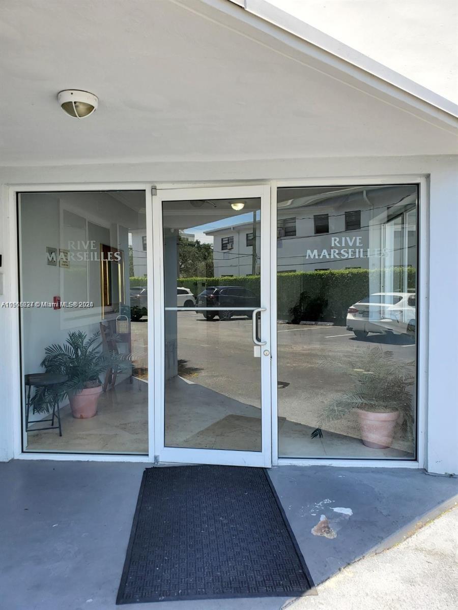 Lobby Entrance conveniently off of parking lot