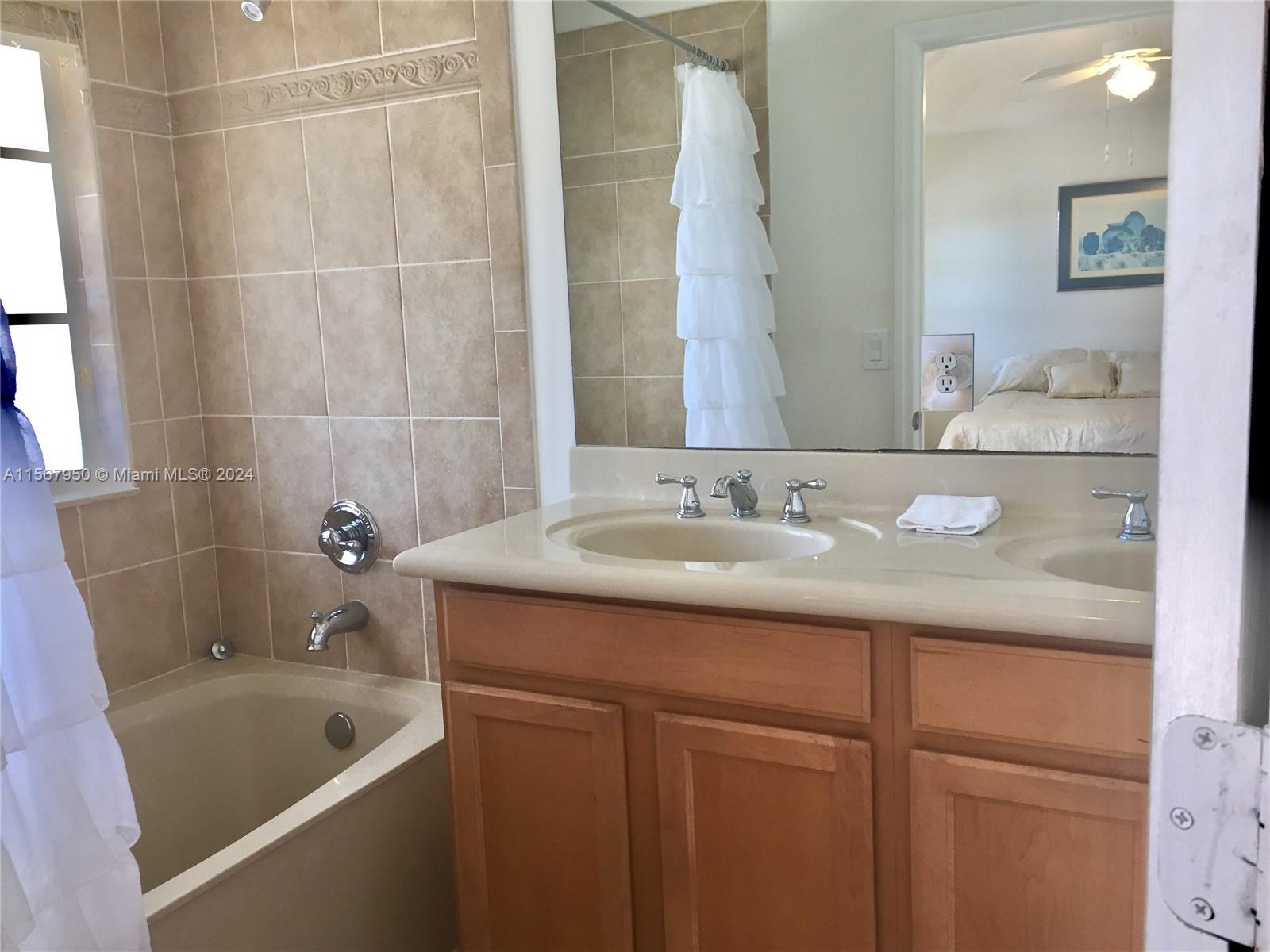 14077 SW 273rd Ter, Homestead, Florida 33032, 3 Bedrooms Bedrooms, ,2 BathroomsBathrooms,Residentiallease,For Rent,14077 SW 273rd Ter,A11567950