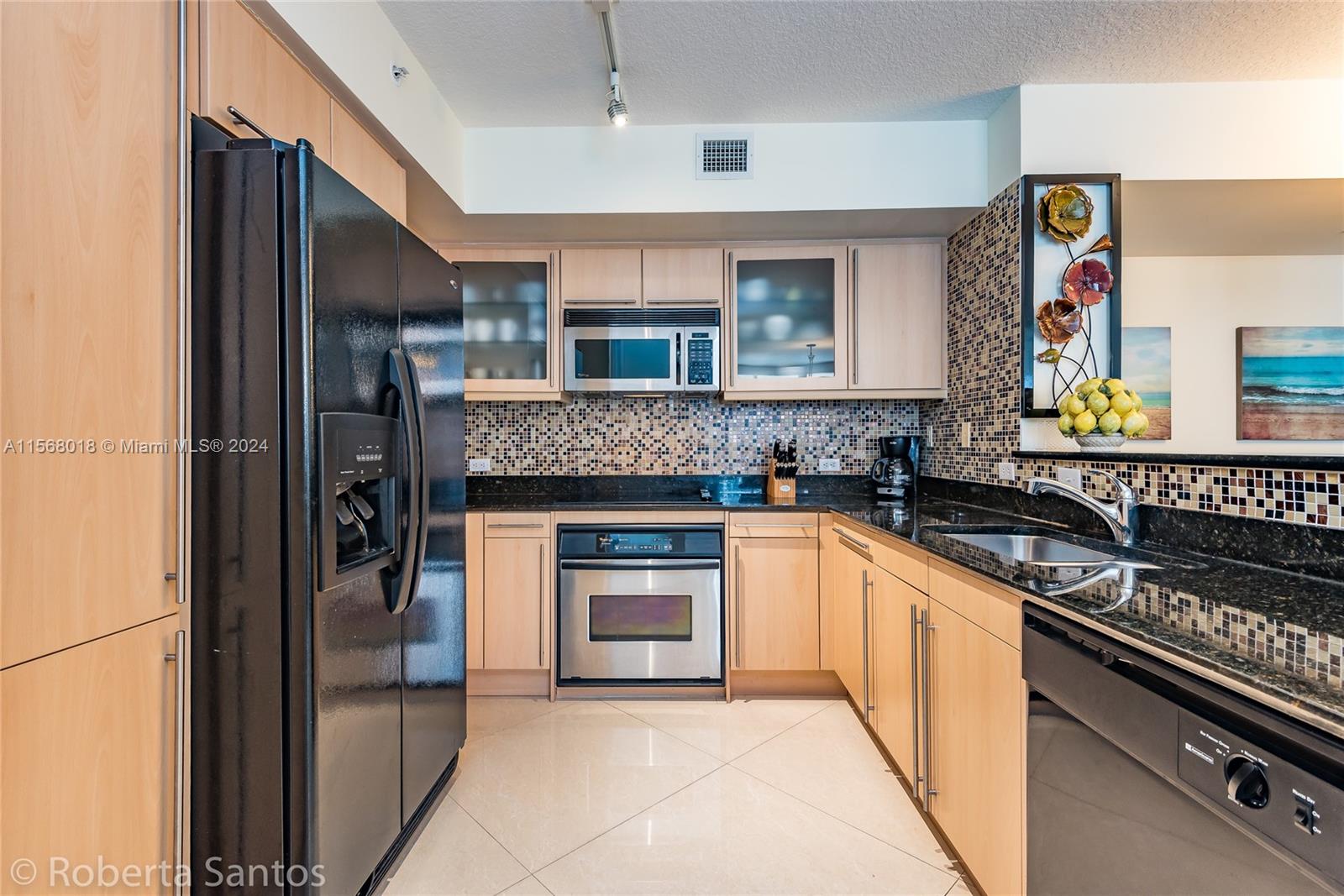 2080 S Ocean Dr 804, Hallandale Beach, Florida 33009, 2 Bedrooms Bedrooms, ,2 BathroomsBathrooms,Residentiallease,For Rent,2080 S Ocean Dr 804,A11568018